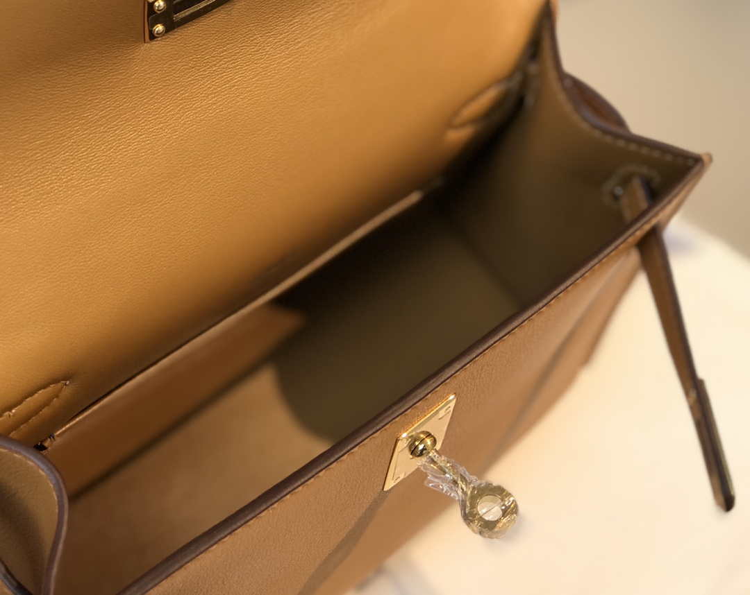 Hermes Kelly Pouchette Swift Leather clutch bag Gold H230276 - Default Title - View 9