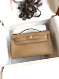 Hermes Kelly Pouchette Swift Leather clutch bag Gold H230289