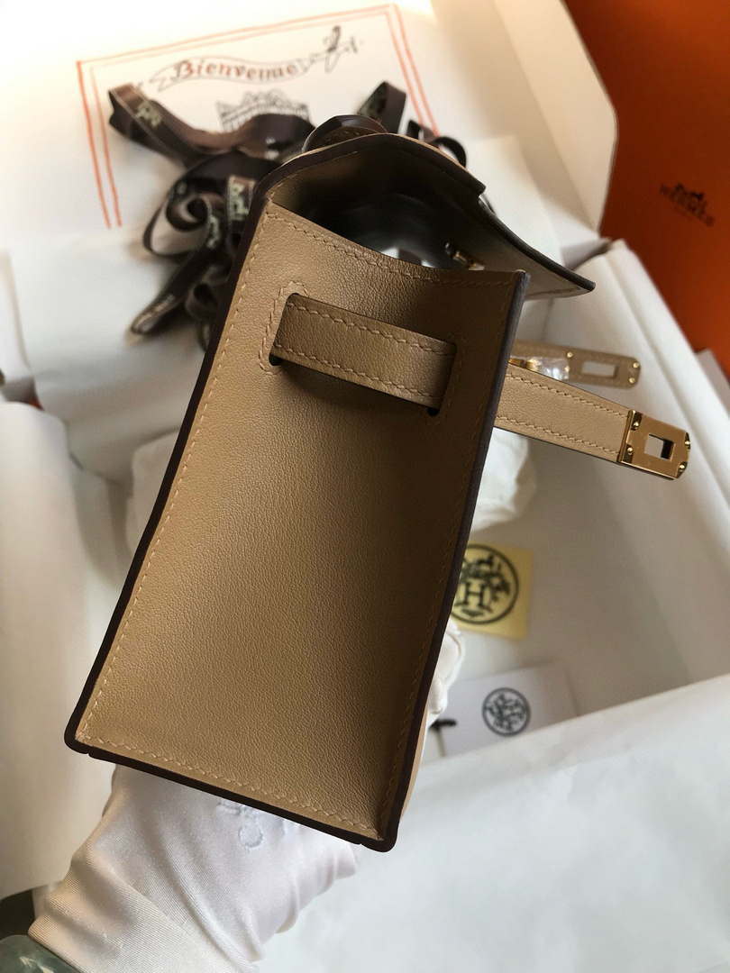 Hermes Kelly Pouchette Swift Leather clutch bag Gold H230289
