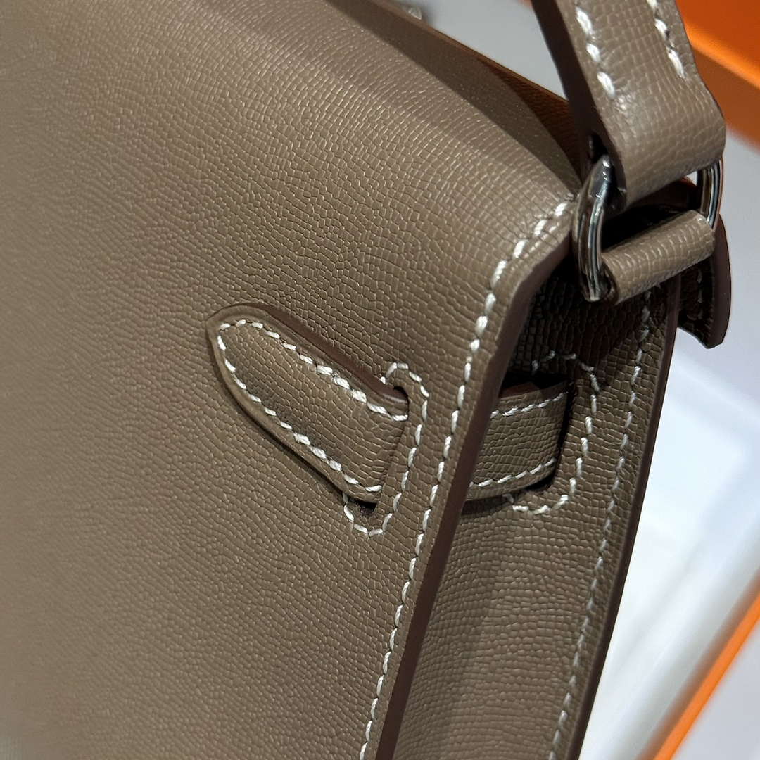 Hermes Lychee pattern Kelly Elan Clutch Bag H232006