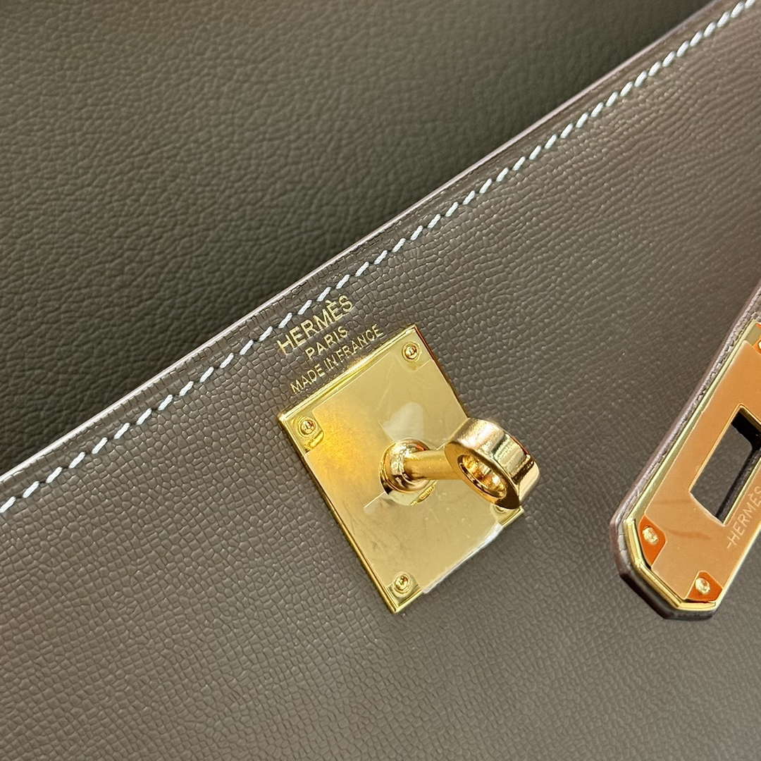 Hermes Lychee pattern Kelly Elan Clutch Bag H232006