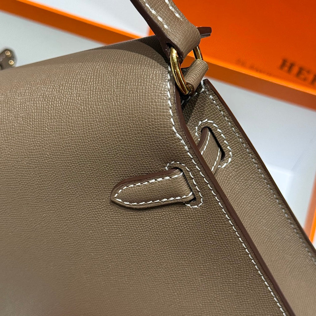 Hermes Lychee pattern Kelly Elan Clutch Bag H232006