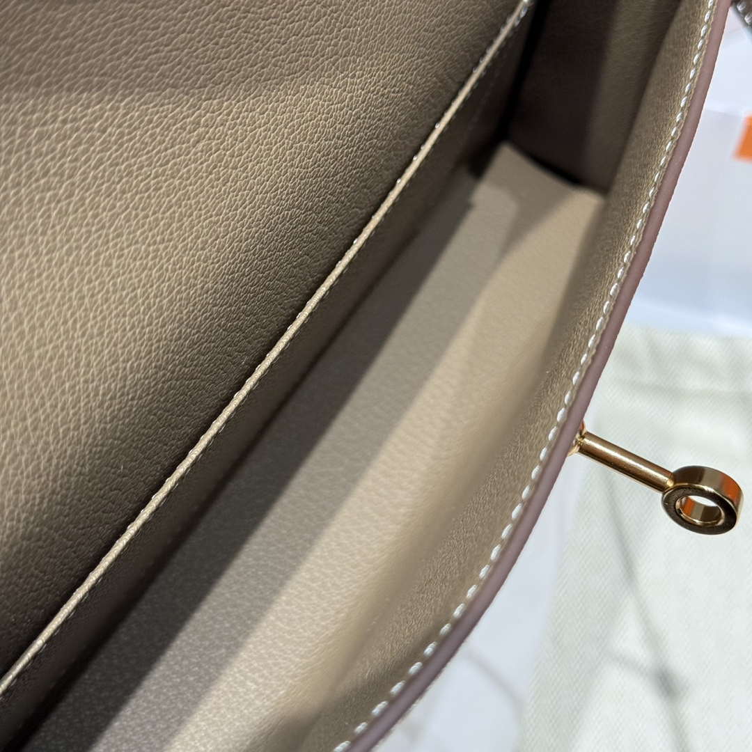 Hermes Lychee pattern Kelly Elan Clutch Bag H232006