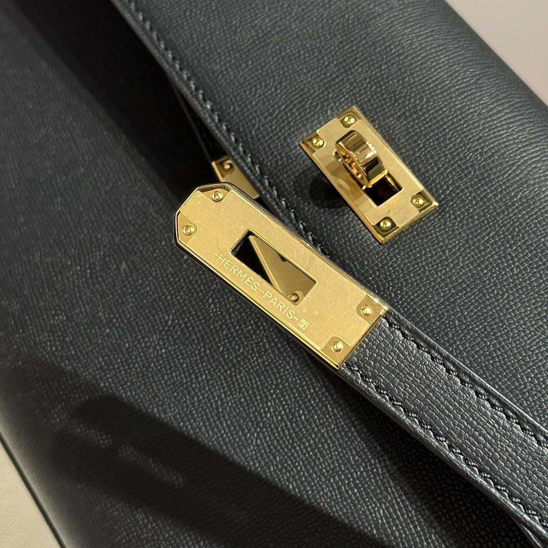 Hermes Lychee pattern Kelly Elan Clutch Bag H232007
