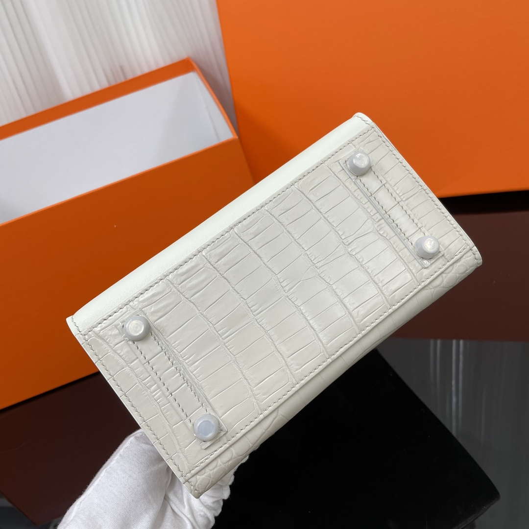 Hermes Mini Birkin Tote Bag Sac Faubourg White Matte Alligator Silver Hardware 20CM H28504
