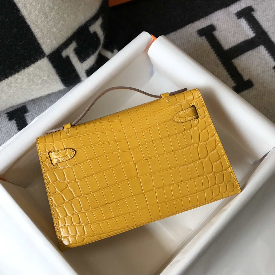 Hermes Mini Kelly Pouchette Crocodile Leather H230233 Yellow - Default Title - View 2