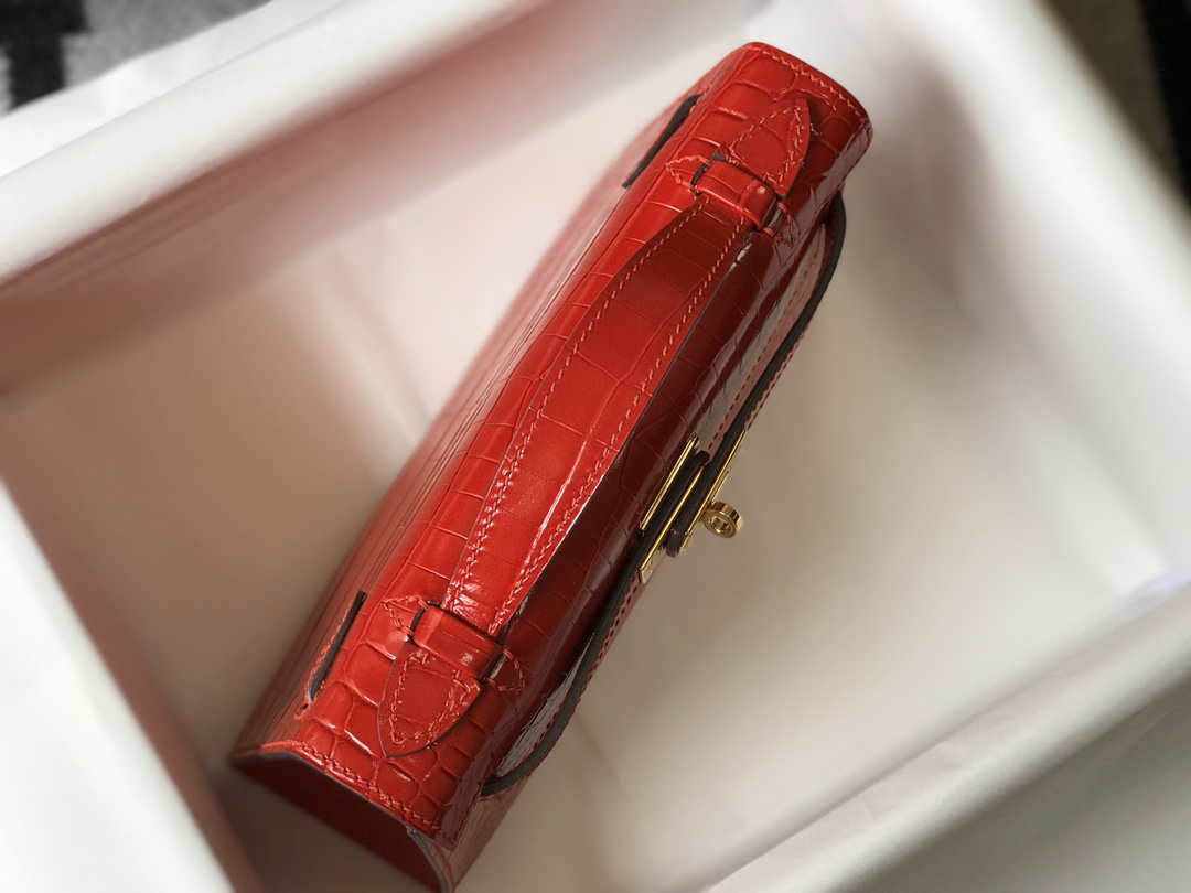 Hermes Mini Kelly Pouchette Crocodile Leather H230235 Red