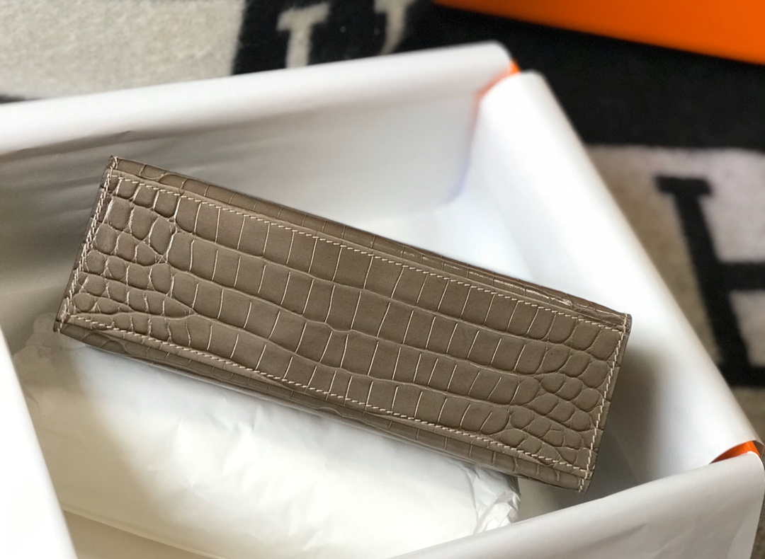 Hermes Mini Kelly Pouchette Crocodile Leather H230237 Oragano - Default Title - View 3