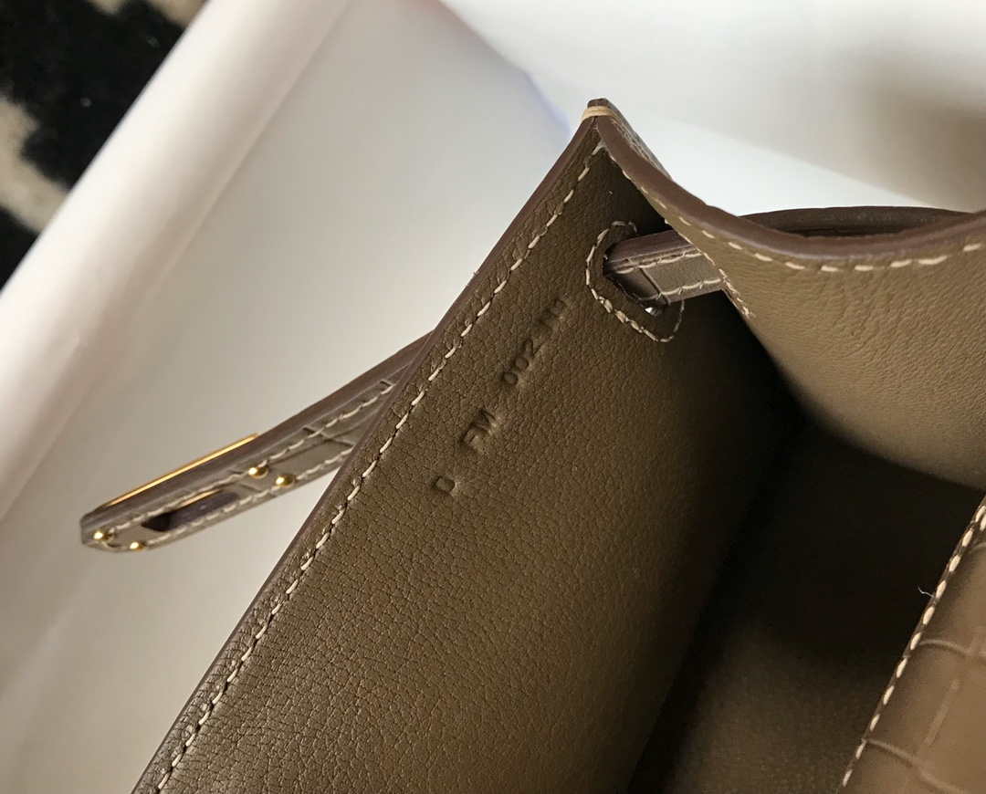 Hermes Mini Kelly Pouchette Crocodile Leather H230237 Oragano