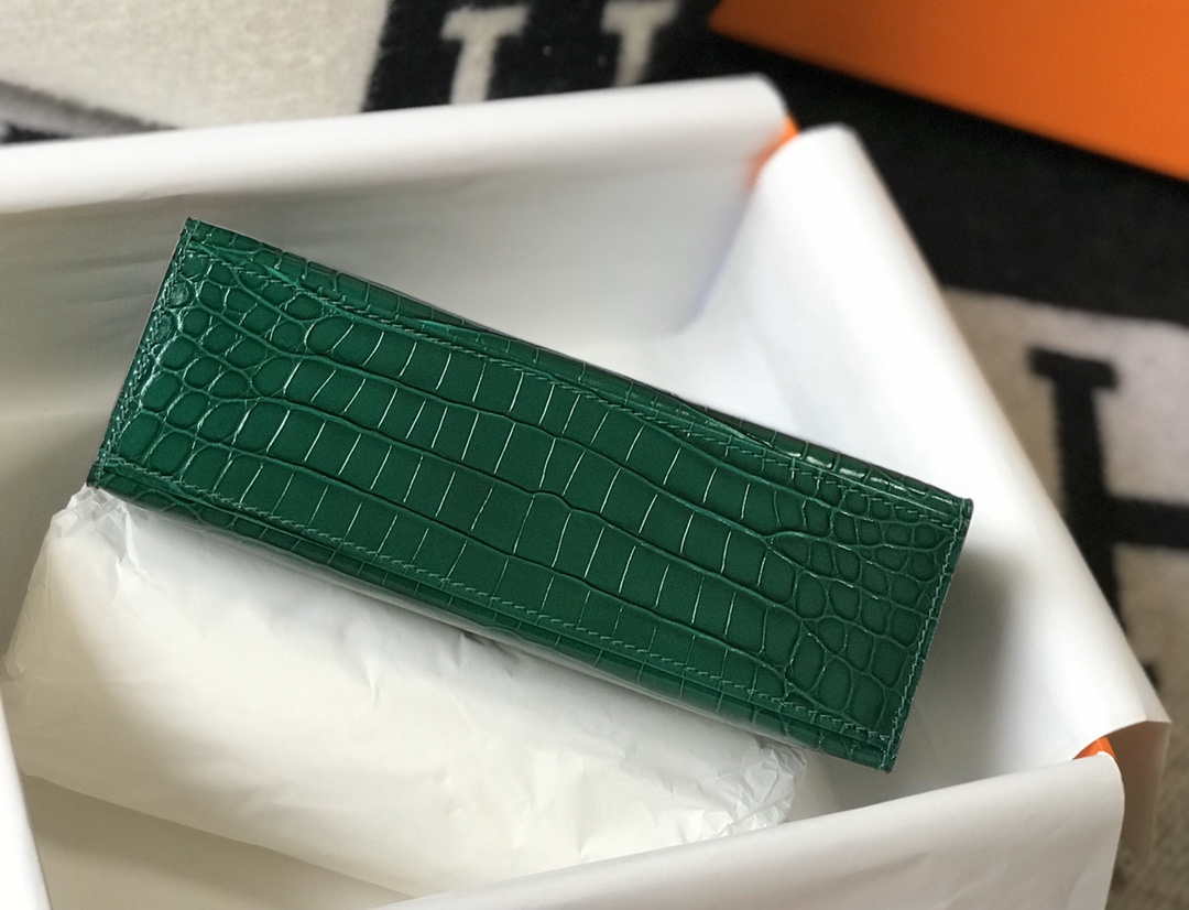 Hermes Mini Kelly Pouchette Crocodile Leather H230238 Green - Default Title - View 3