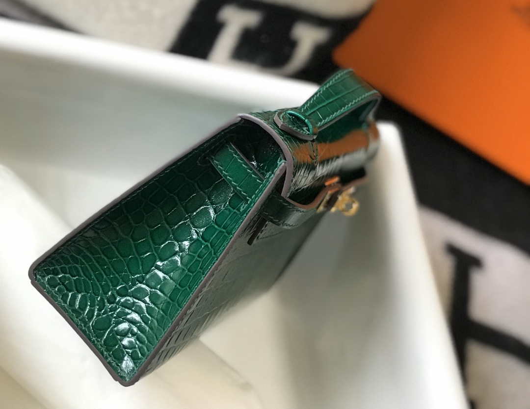 Hermes Mini Kelly Pouchette Crocodile Leather H230238 Green