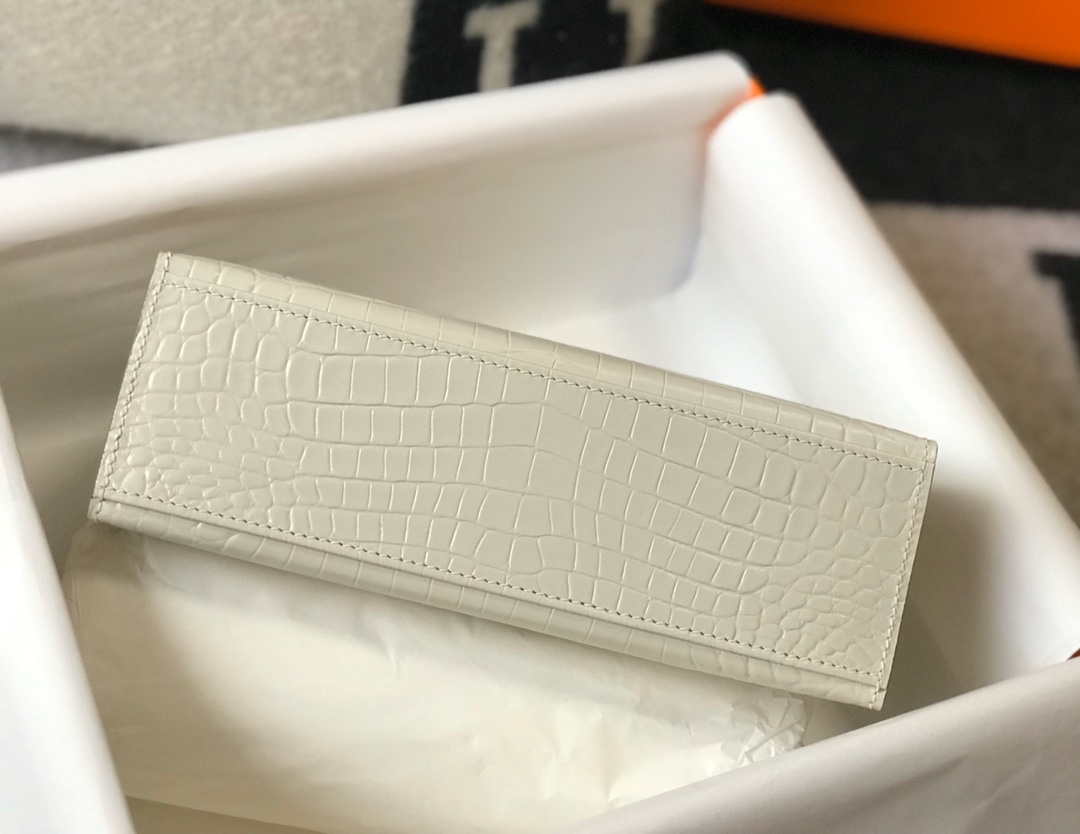 Hermes Mini Kelly Pouchette Crocodile Leather H230239 White - Default Title - View 3
