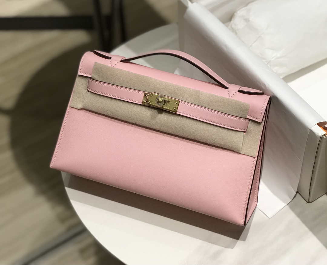 Hermes Kelly Pouchette Swift Leather clutch bag Gold H230251