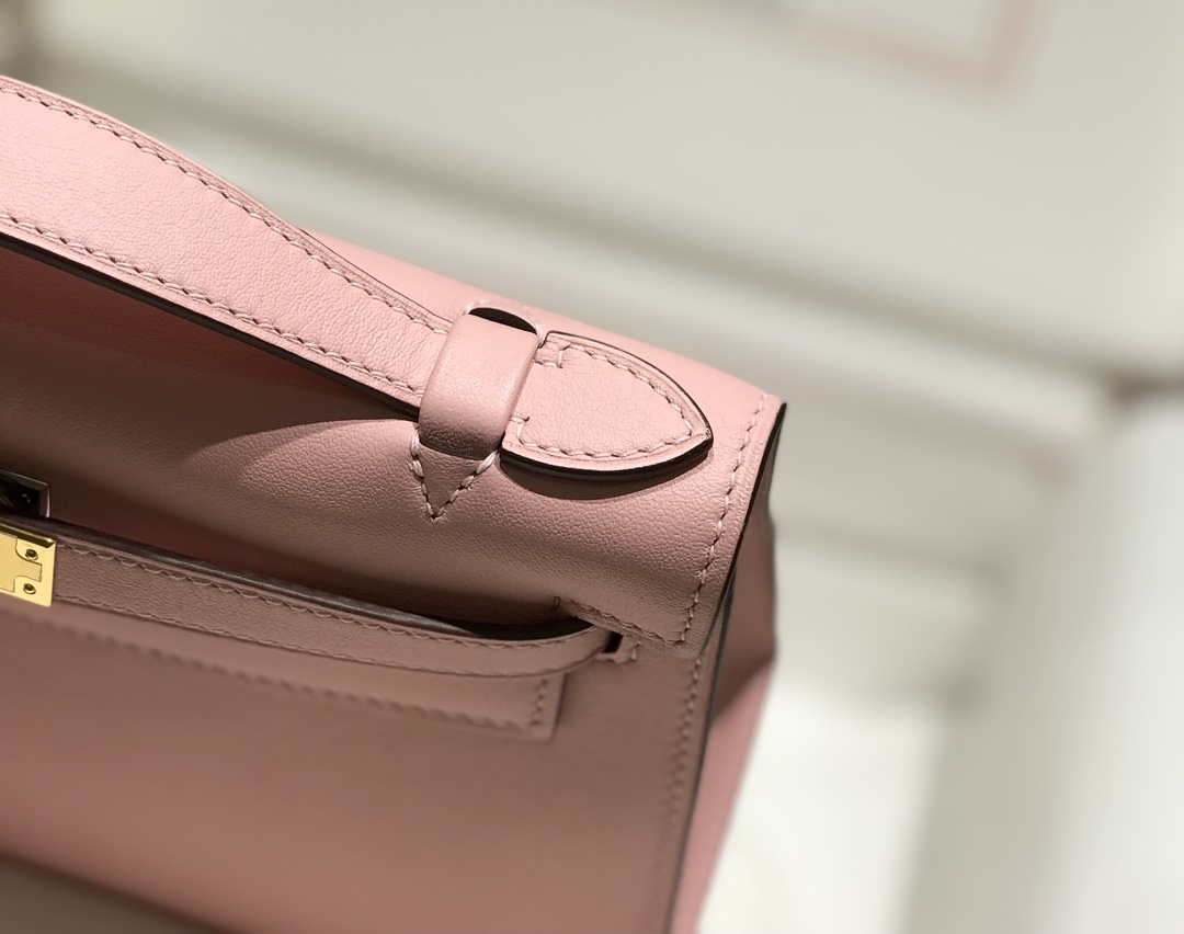 Hermes Kelly Pouchette Swift Leather clutch bag Gold H230251