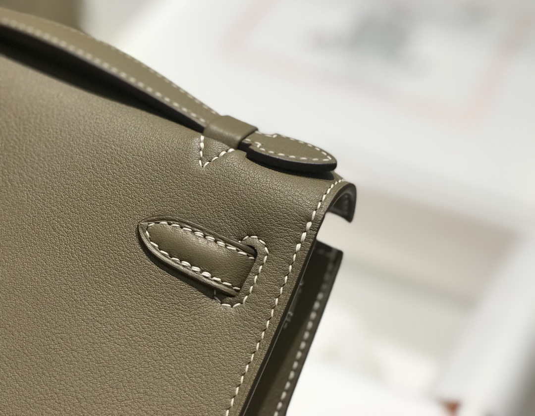 Hermes Kelly Pouchette Swift Leather clutch bag Silver H230262