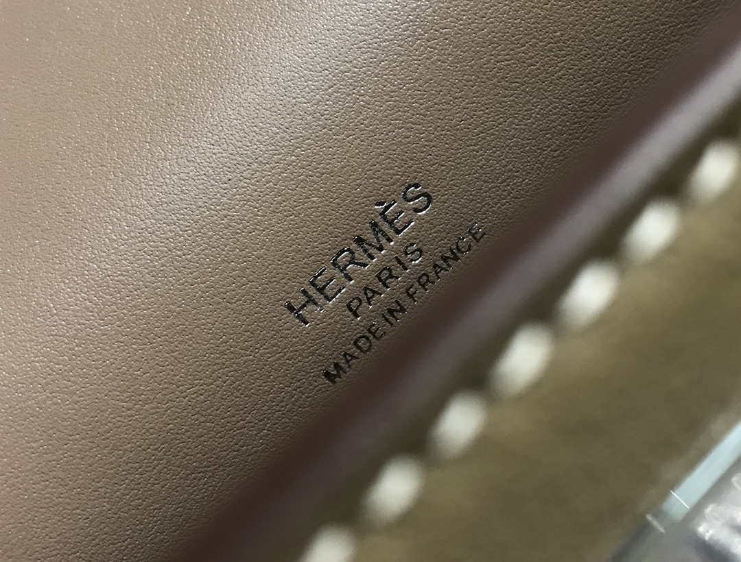 Hermes Kelly Pouchette Swift Leather clutch bag Silver H230262 - Default Title - View 7