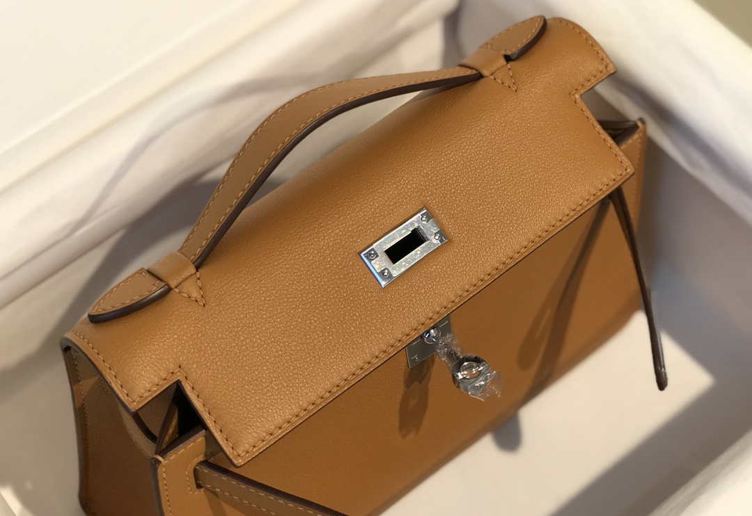 Hermes Kelly Pouchette Swift Leather clutch bag Silver H230264