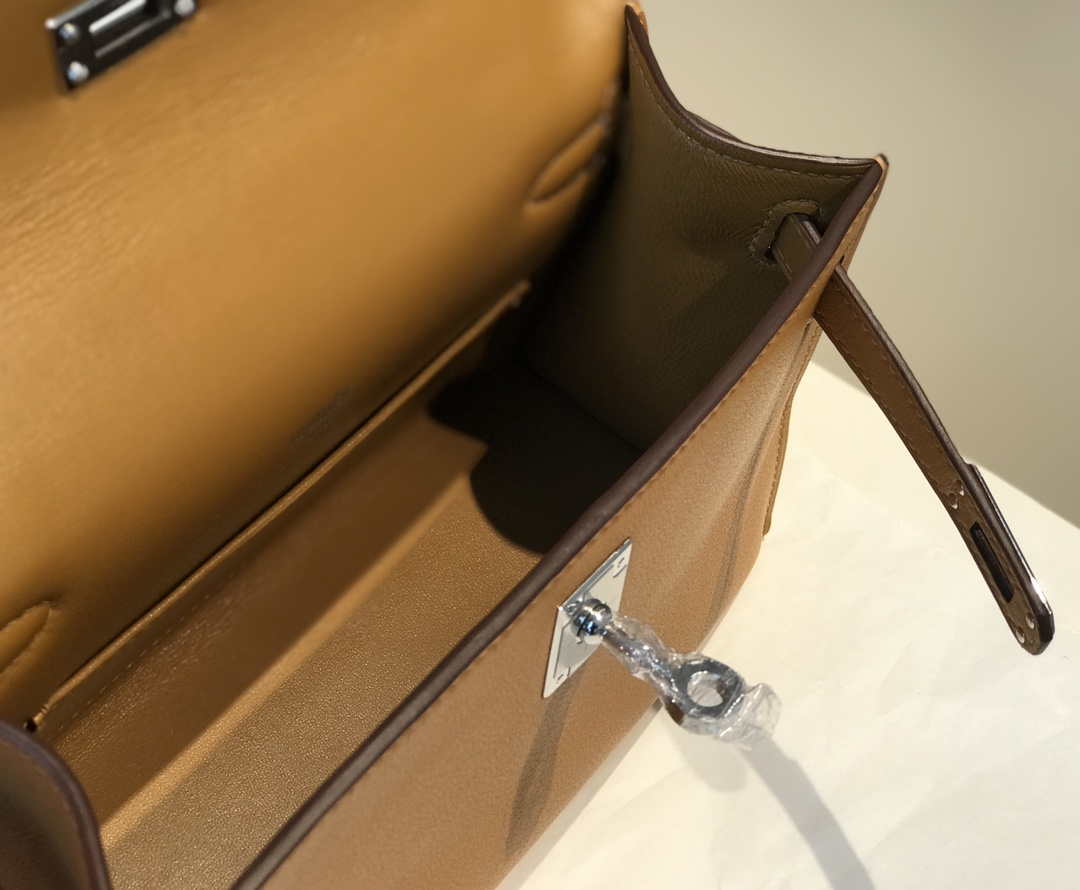 Hermes Kelly Pouchette Swift Leather clutch bag Silver H230264