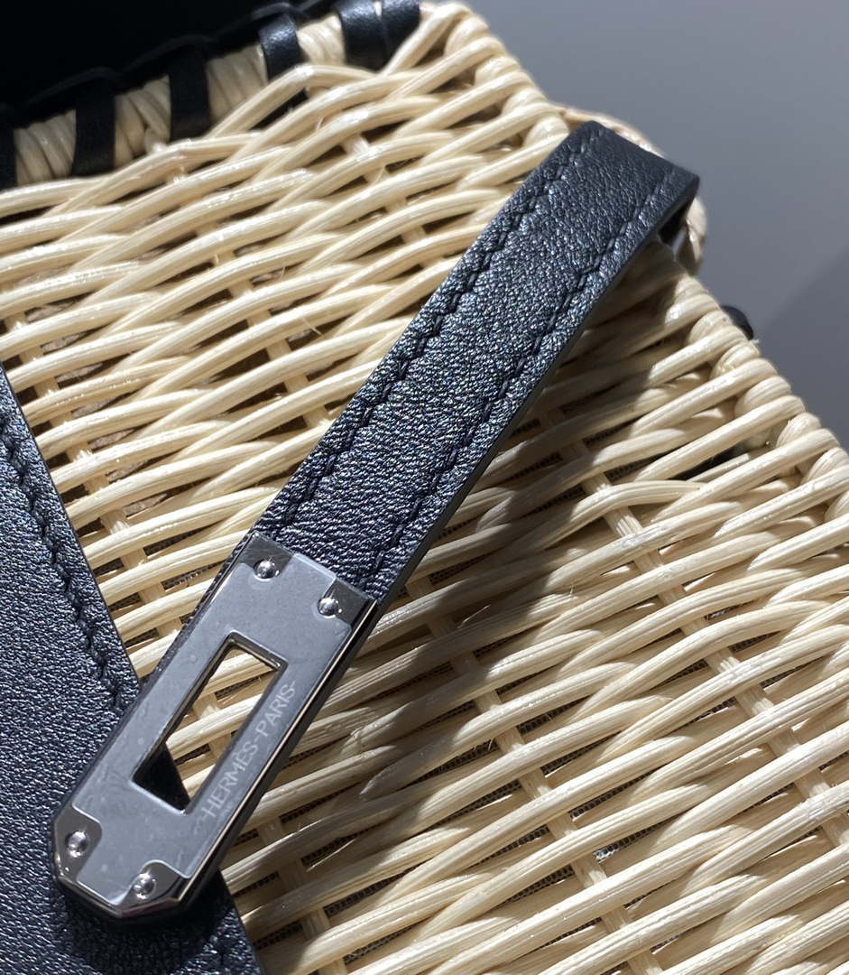 Hermes Picnic Sellier Kelly 22 Barenia Palladium Hardware H21806