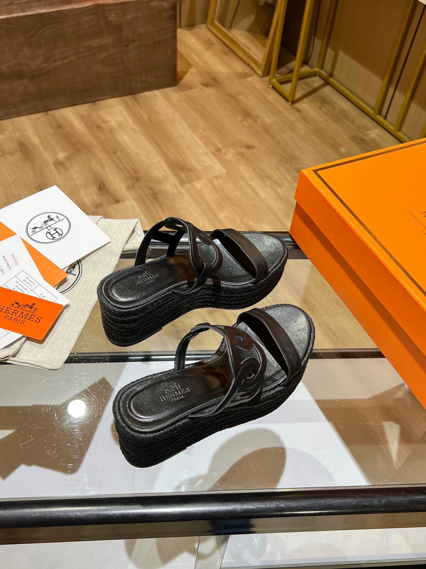 Hermes Sandals Women H26302 - 35 - View 4