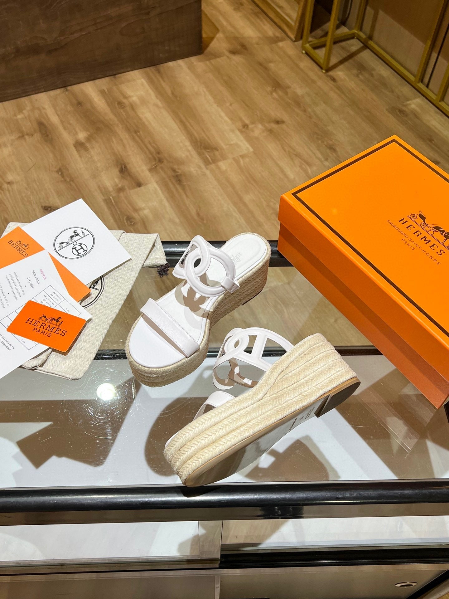 Hermes Sandals Women H26303 - 35 - View 2