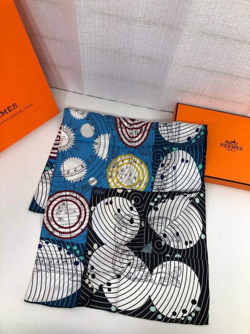 Hermes H001829S Scarves Cavalcades Scarf 90 H50009