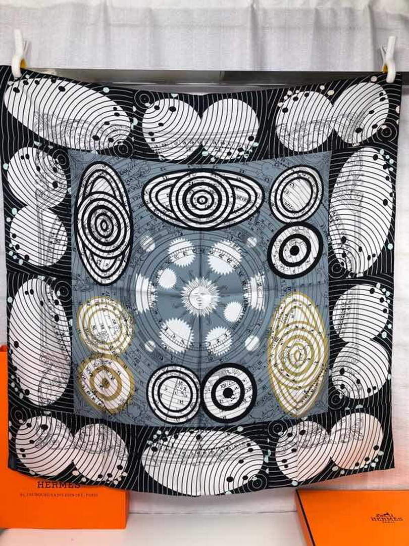 Hermes H001829S Scarves Cavalcades Scarf 90 H50009