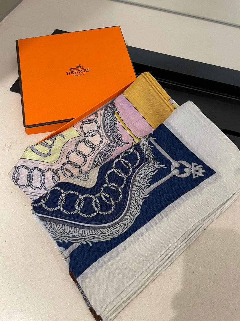 Hermes H001829S Scarves Cavalcades Scarf H50011