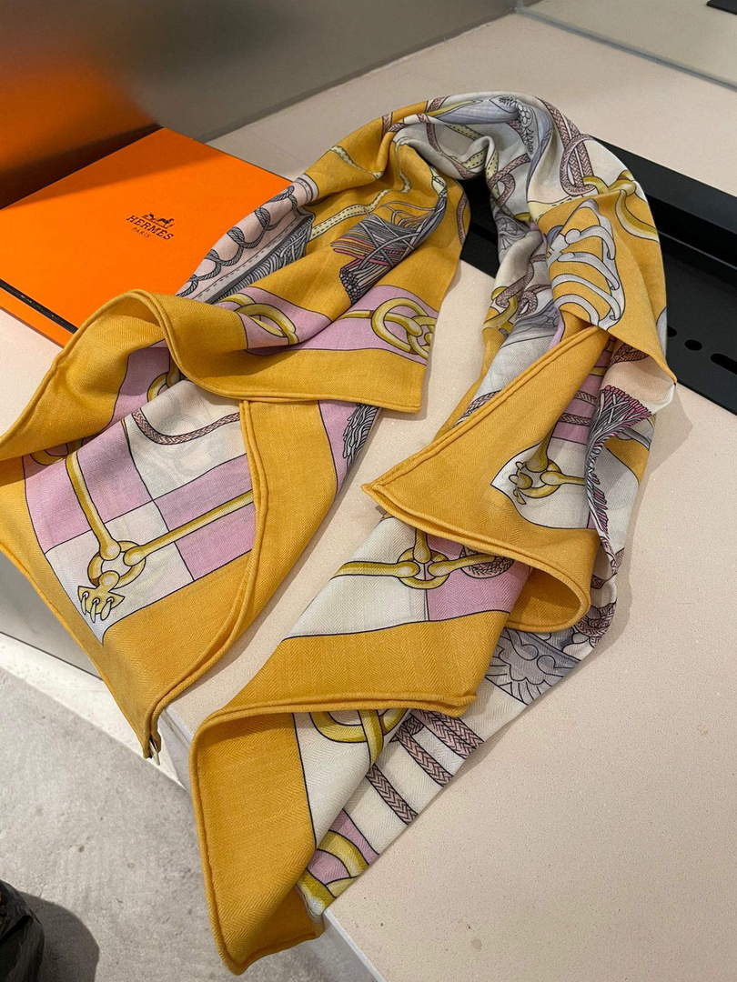 Hermes H001829S Scarves Cavalcades Scarf H50011