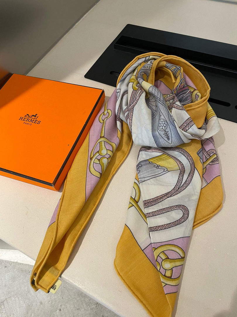 Hermes H001829S Scarves Cavalcades Scarf H50011