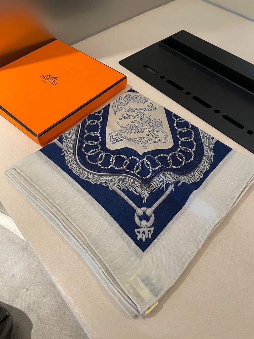 Hermes H001829S Scarves Cavalcades Scarf H50012