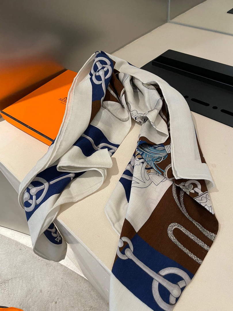Hermes H001829S Scarves Cavalcades Scarf H50012