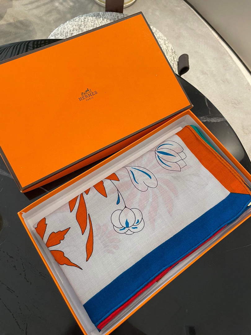 Hermes H001829S Scarves Cavalcades Scarf H50014