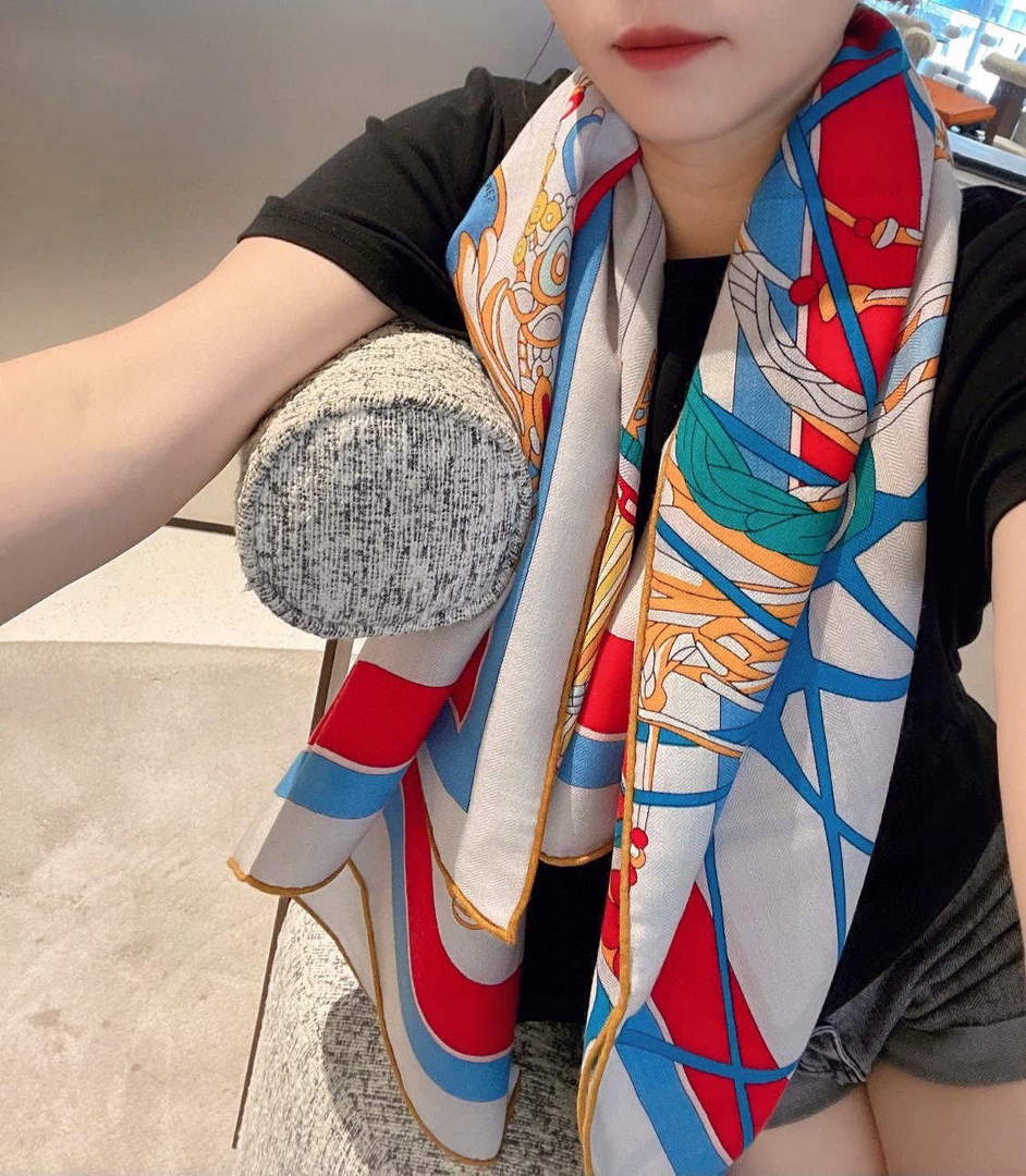 Hermes H001829S Scarves Cavalcades Scarf H50016