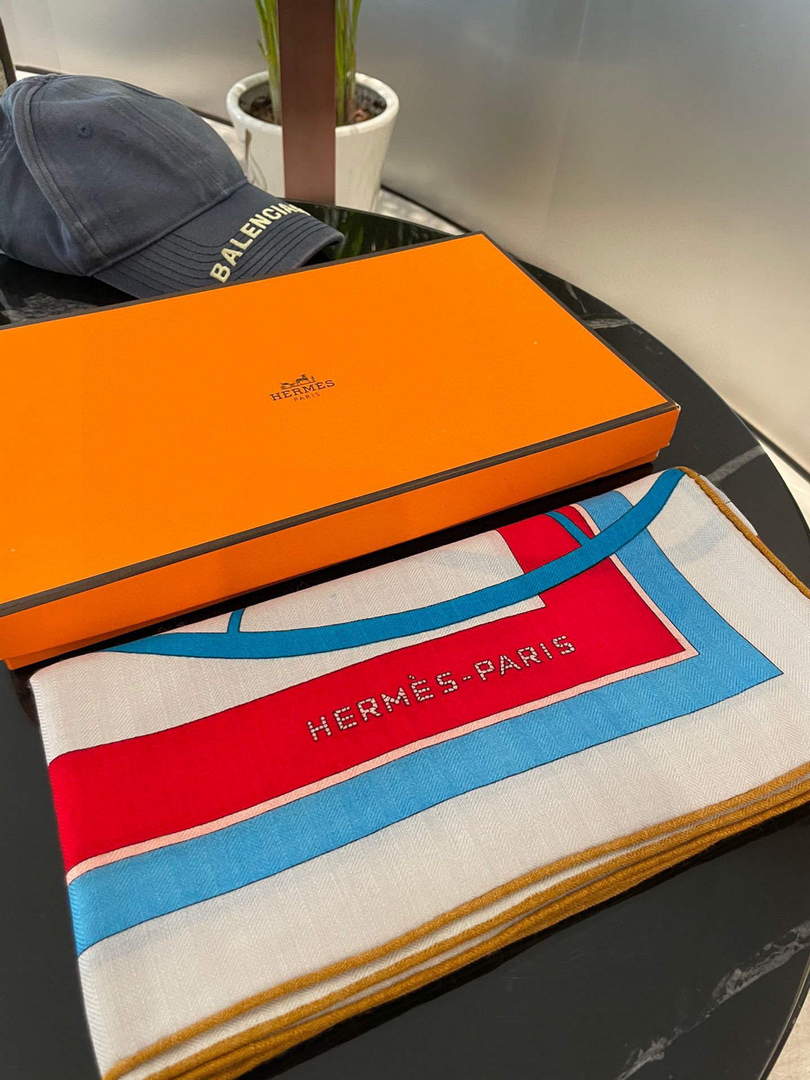 Hermes H001829S Scarves Cavalcades Scarf H50016