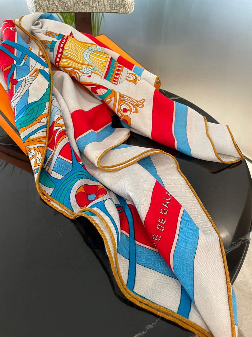 Hermes H001829S Scarves Cavalcades Scarf H50016