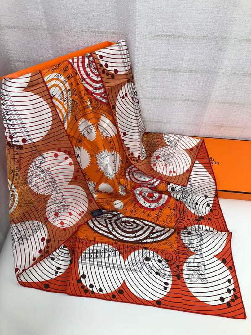 Hermes H001829S Scarves Cavalcades Scarf 90 H50008