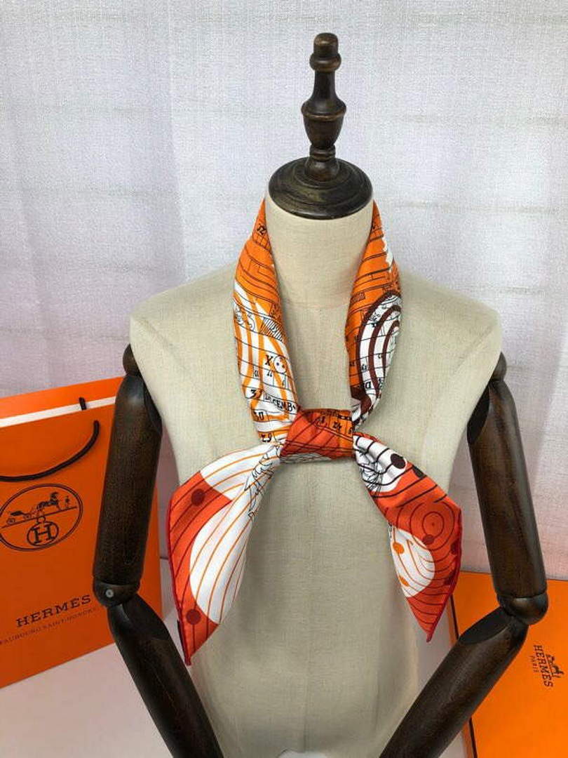 Hermes H001829S Scarves Cavalcades Scarf 90 H50008