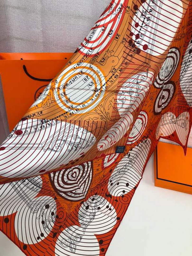 Hermes H001829S Scarves Cavalcades Scarf 90 H50008