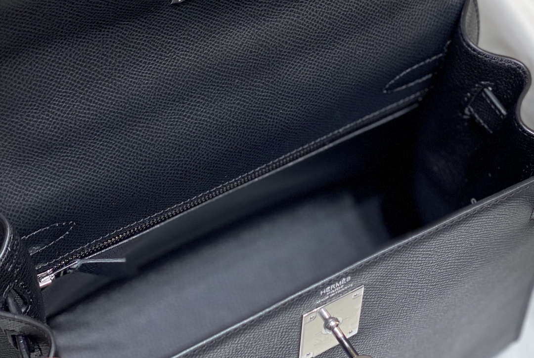 Hermes Sellier Kelly Epsom Leather Bag H213002