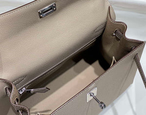 Hermes Sellier Kelly Epsom Leather Bag H213005 - Gold / 25cm x17 x 7 cm - View 9