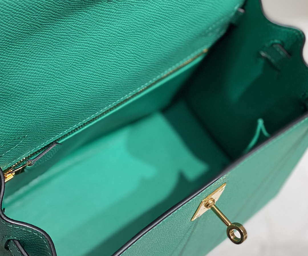 Hermes Sellier Kelly Epsom Leather Bag H213009
