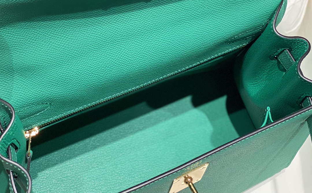 Hermes Sellier Kelly Epsom Leather Bag H213009