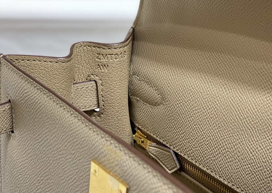 Hermes Sellier Kelly Epsom Leather Bag H213012
