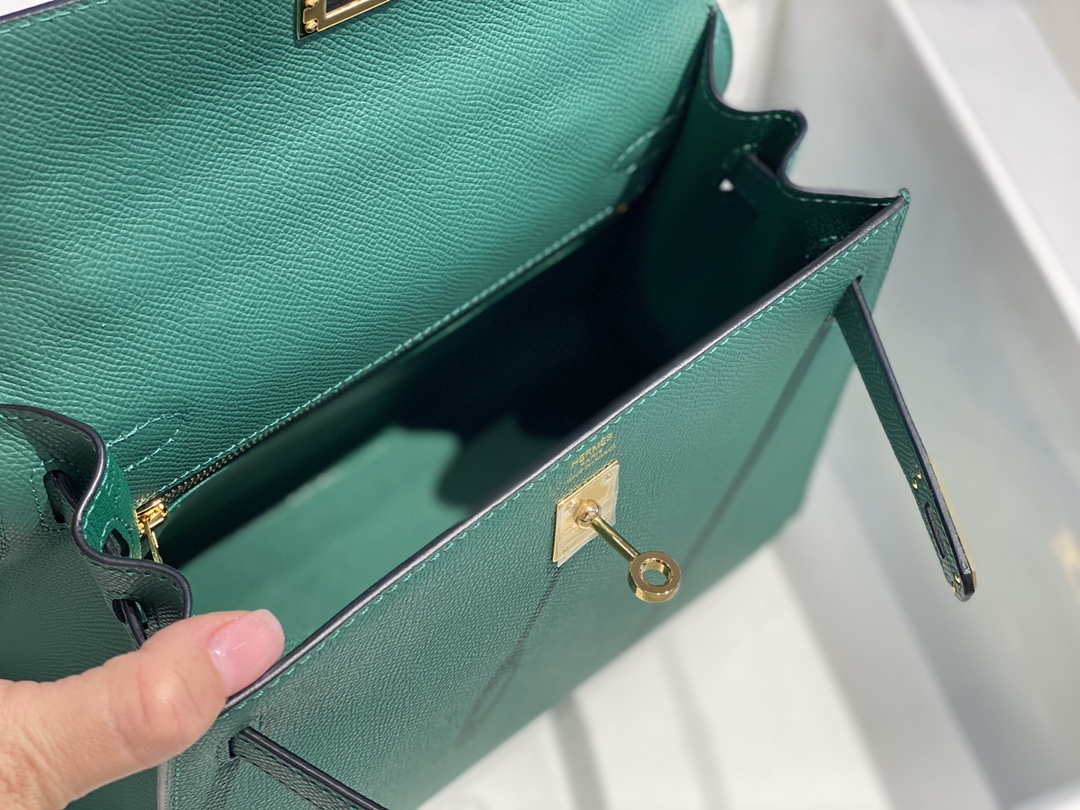 Hermes Sellier Kelly Epsom Leather Bag H213016