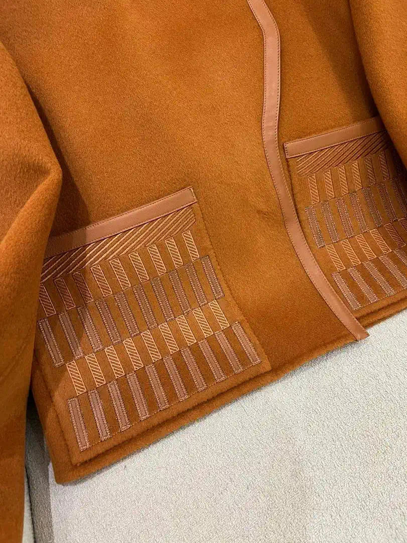 Hermes Women Cashmere and leather embroidery H33362