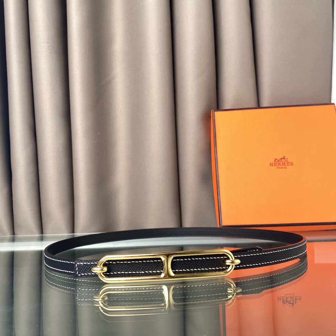 Hermes Women's Leather Focus belt buckle & Reversible leather strap 13 mm H991006