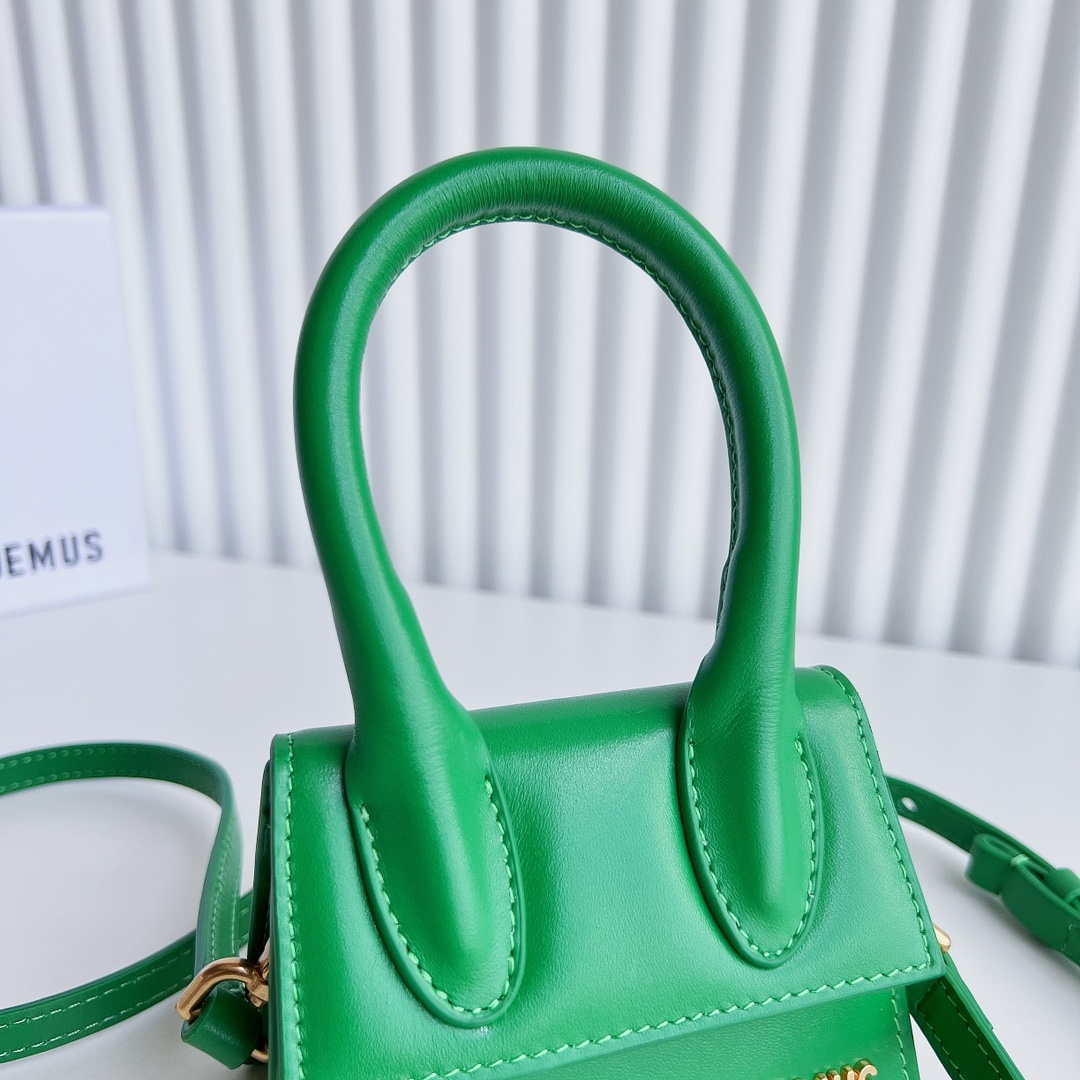 Jacquemus 213BA001 Le Chiquito Signature leather mini handbag Green