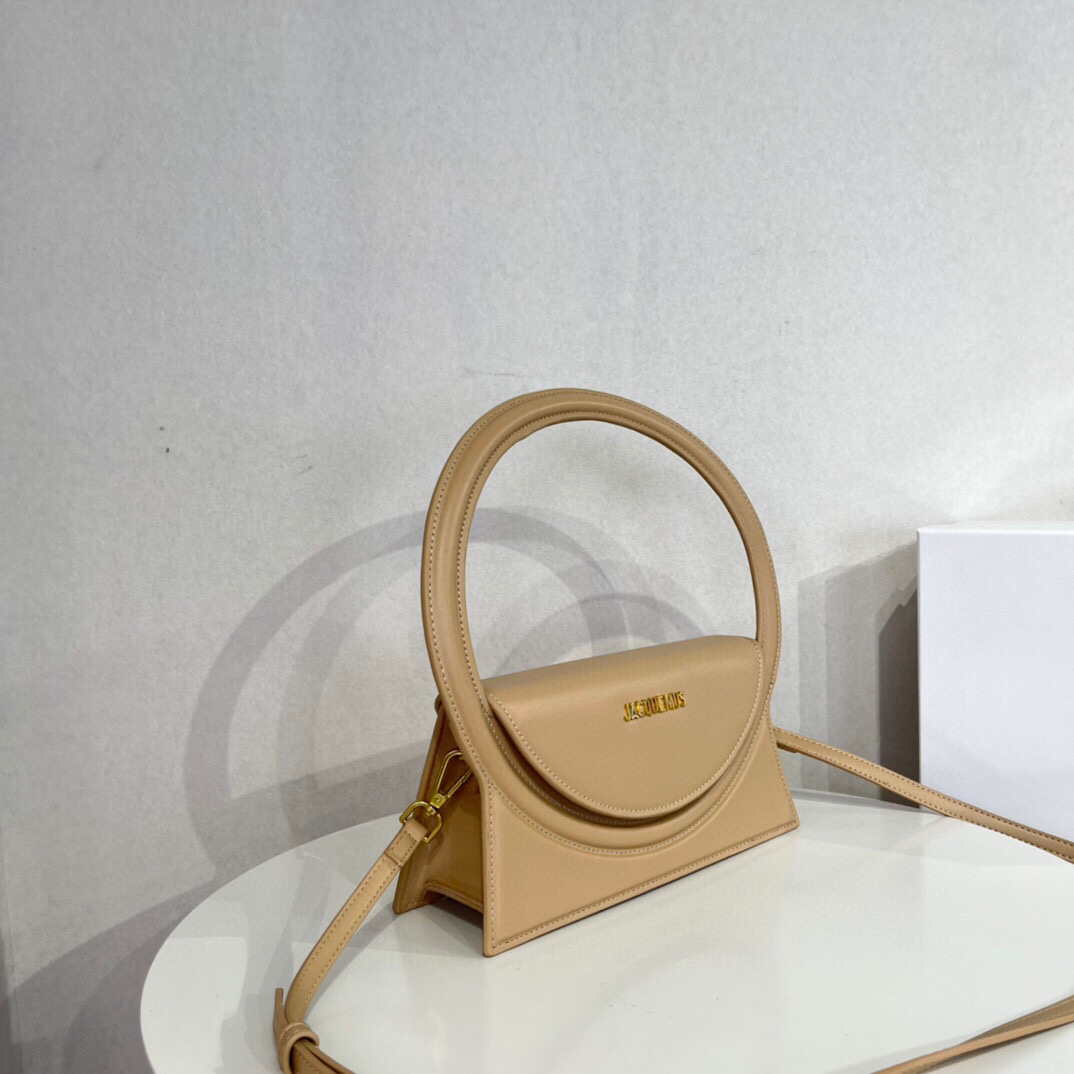 Jacquemus 213BA003 Le sac Rond Circle purse Apricot