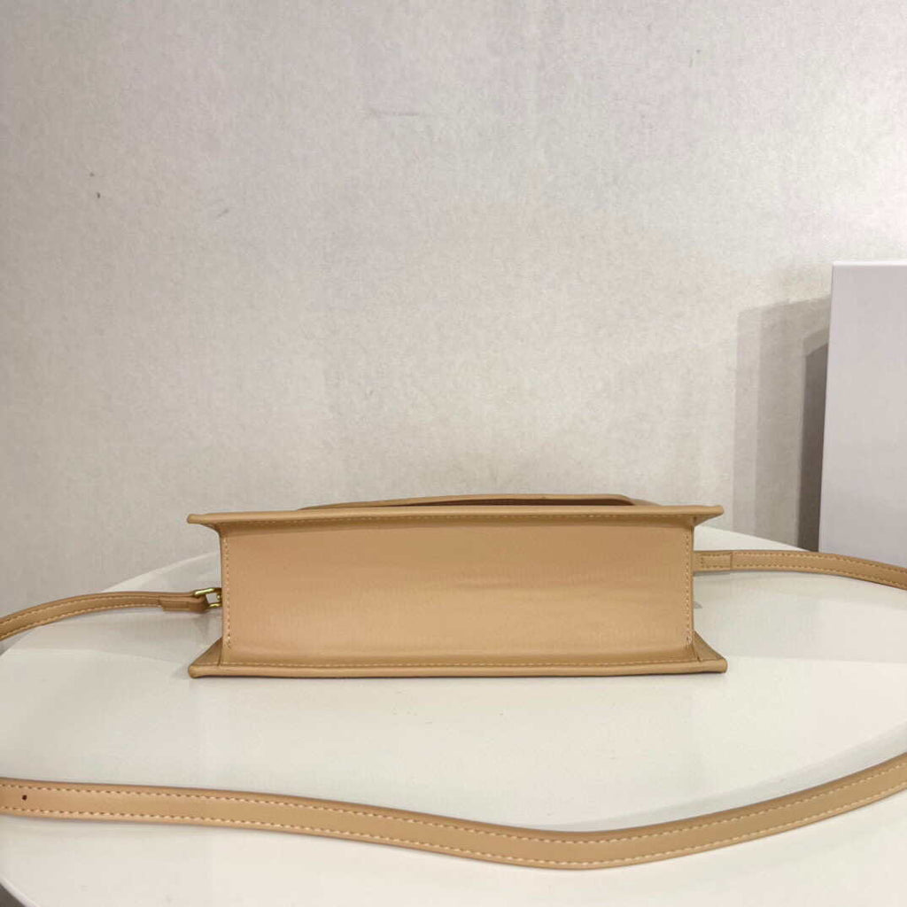 Jacquemus 213BA003 Le sac Rond Circle purse Apricot